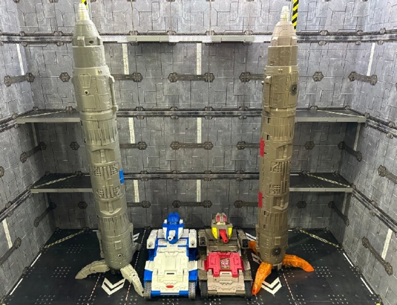 Image of Generation Selects Guardian Compared with SIEGE Omega Supreme (18)__scaled_600.jpg
