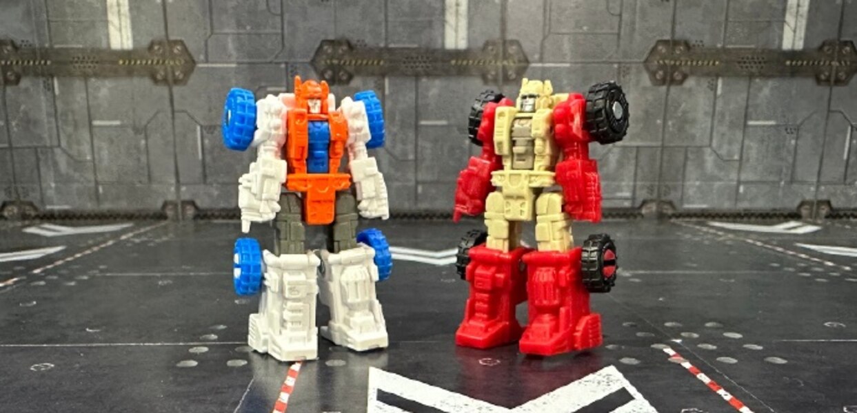 Image of Generation Selects Guardian Compared with SIEGE Omega Supreme (22)__scaled_600.jpg