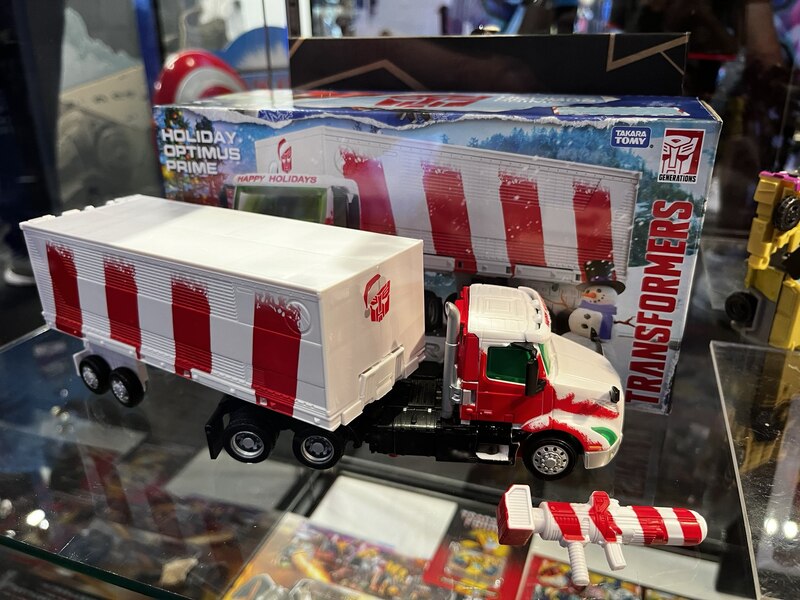 Image of Transformers Holiday Optimus Prime from MCM London 2022 (6)__scaled_600.jpg