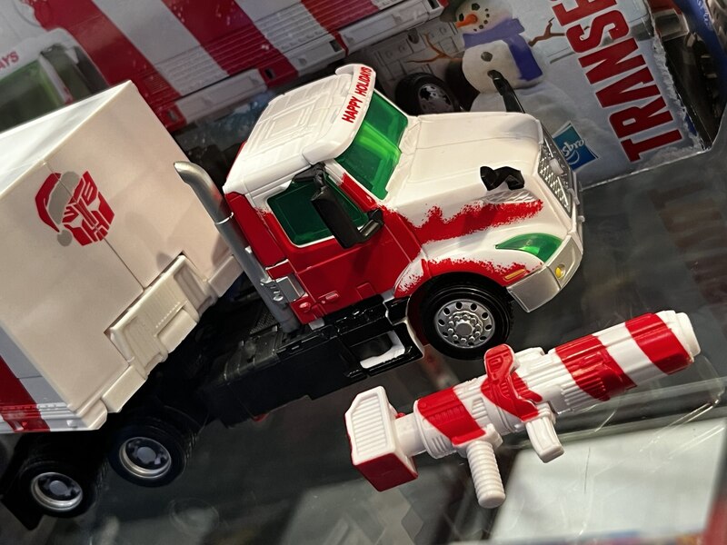 Image of Transformers Holiday Optimus Prime from MCM London 2022 (8)__scaled_600.jpg