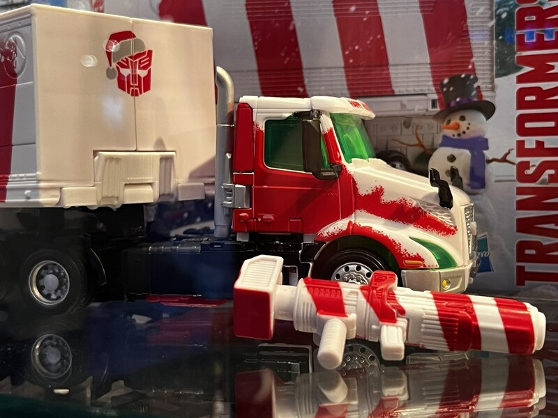 Image of Transformers Holiday Optimus Prime from MCM London 2022 (9)__scaled_600.jpg