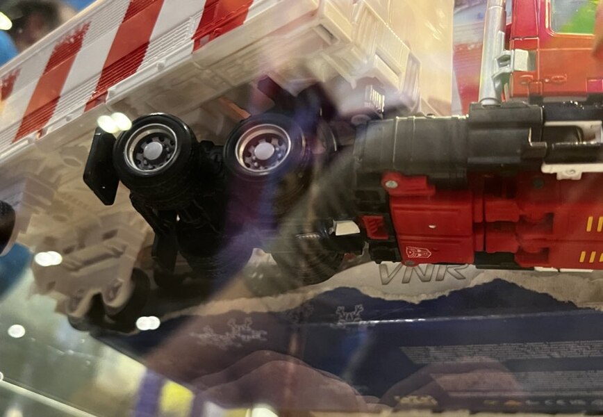 Image of Transformers Holiday Optimus Prime from MCM London 2022 (9a)__scaled_600.jpg