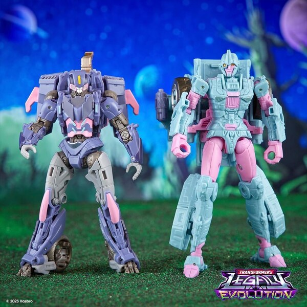 Official Image SDCC 2023 Transformers Amazon Exclusive (13)__scaled_600.jpg