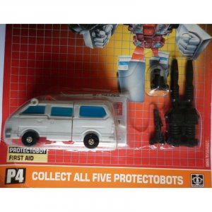 transformers-g1-protectobot-first-aid-1986 (2).jpg