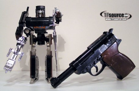 Micro Change Walther P-38 toy 2.jpg