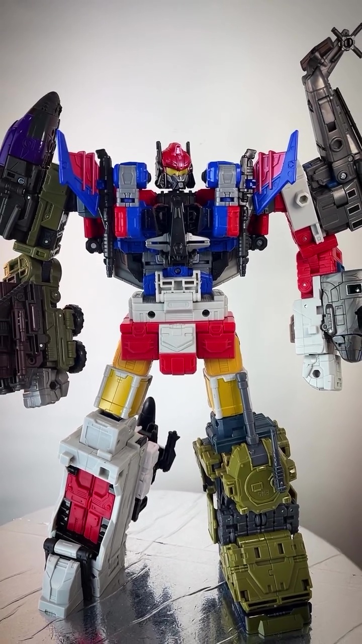Age-Of-The-Primes-Voyager-Nexus-Prime-Combiner-Mode-008.jpg