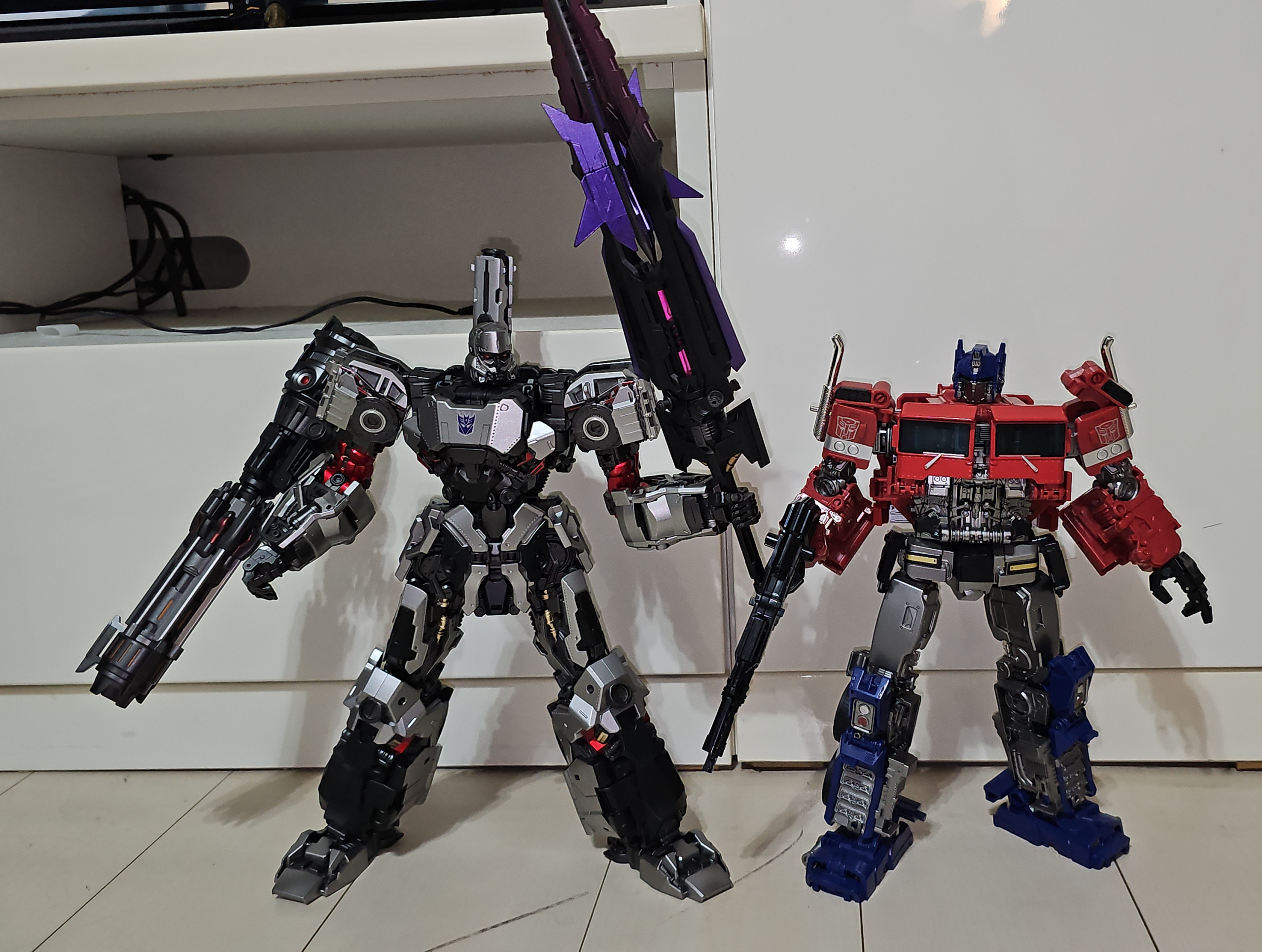 Megatron vs Optimus 01.png