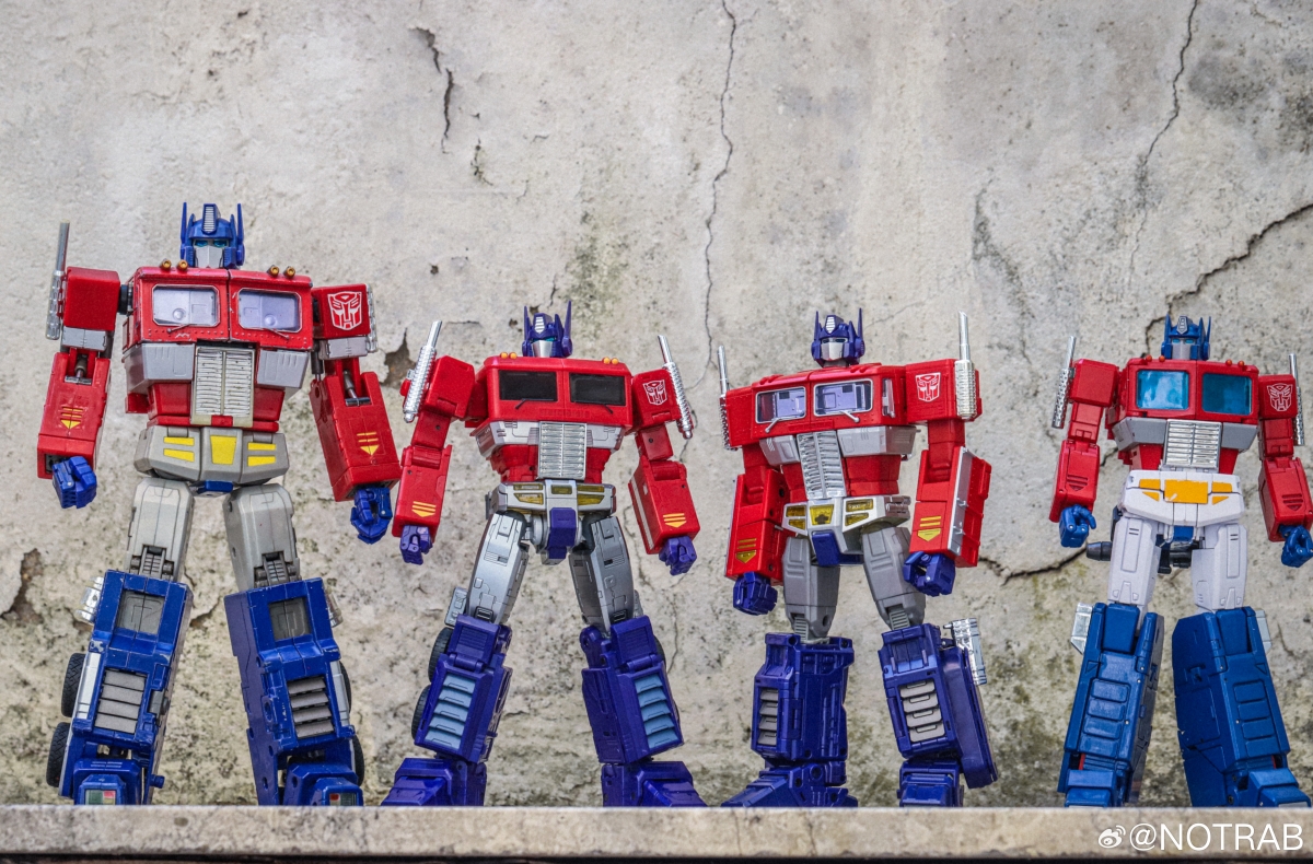 mpg17-optimus-prime-style-gen-in-hand-of-transformers-masterpiece-(36).jpg
