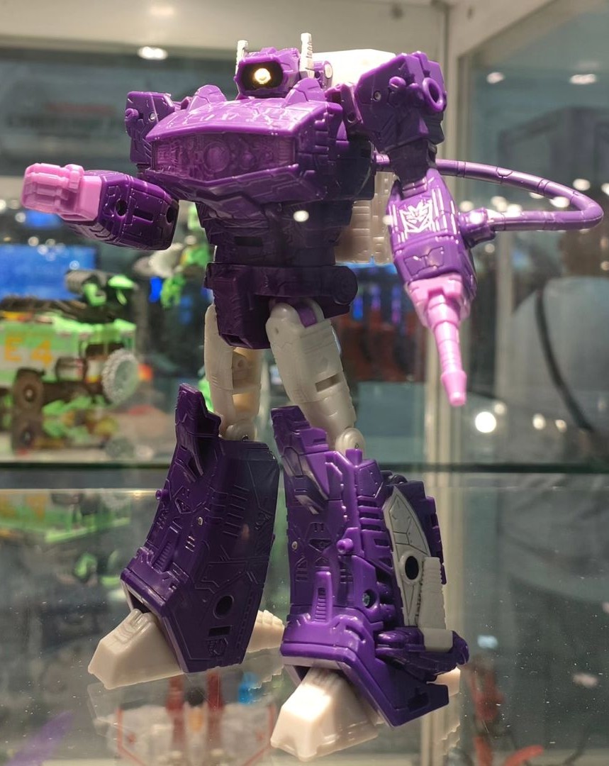 Transformers-Dramatic-Capture-Series-Nemesis-Bridge-03_1.jpg