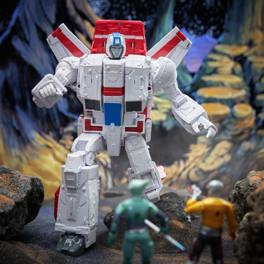 TRANSFORMERS VOID RIVALS AUTOBOT JETFIRE, ZERTONIAN SOLILA, AND AGORRIAN DARAK 1.png