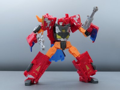 G1qTccZawAAHl31.jpg